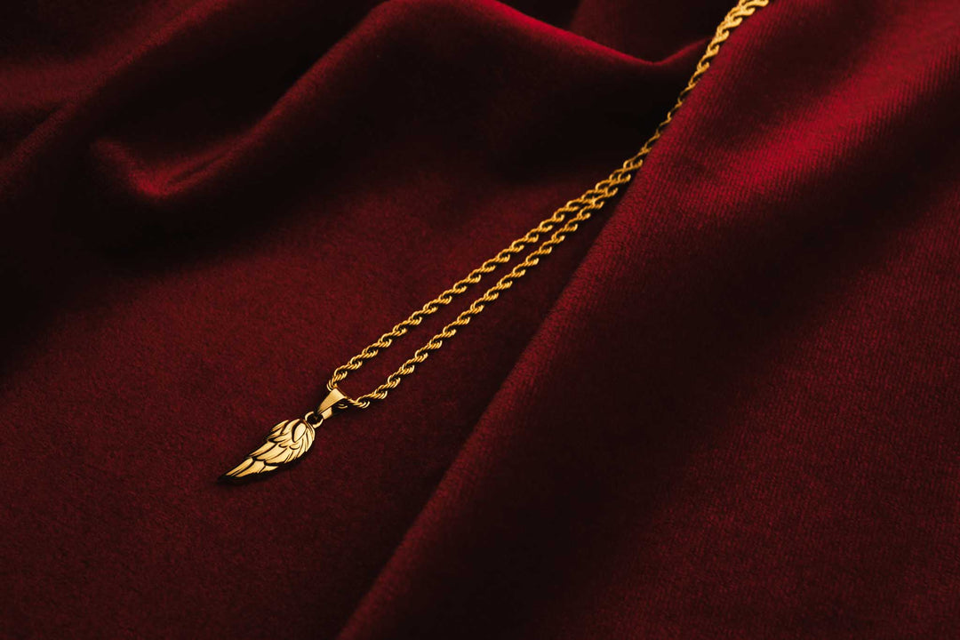 Gold ARROW necklace